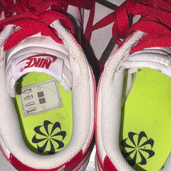 Nike Kids Sneakers in Red and White - Picture 3 of 6